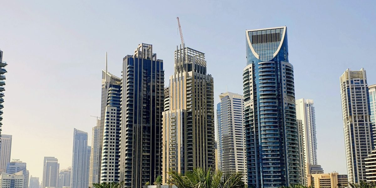 Real Estate Broker Jobs Dubai A Guide to Licensing and Market Trends